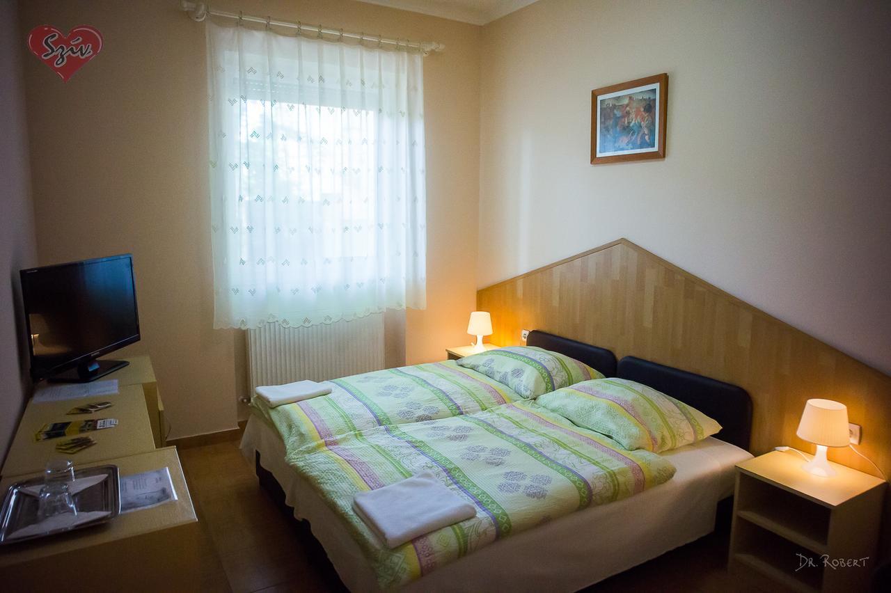 Civis Szallashely Debrecen Exterior photo